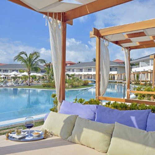 Beach-Concierg-SwimUp-Pool-Royal-Service-PPM